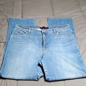 Gloria Vanderbilt jeans size 18